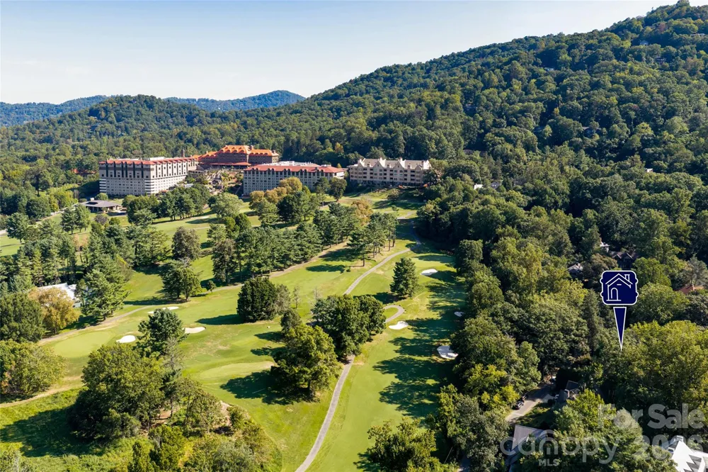 18 Woodlink Road Asheville, NC 28801