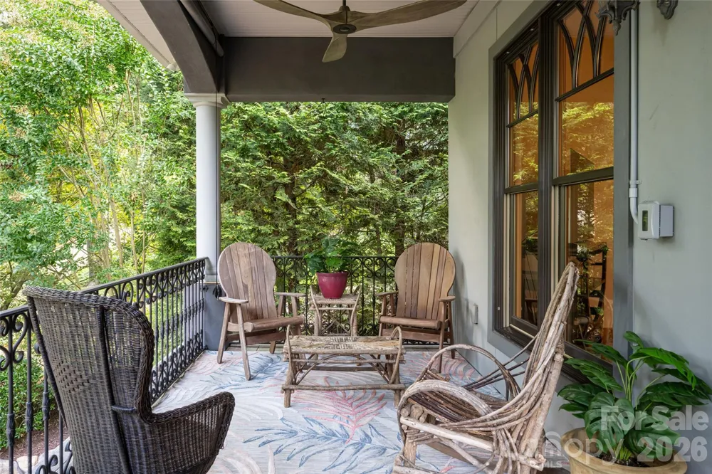 18 Woodlink Road Asheville, NC 28801