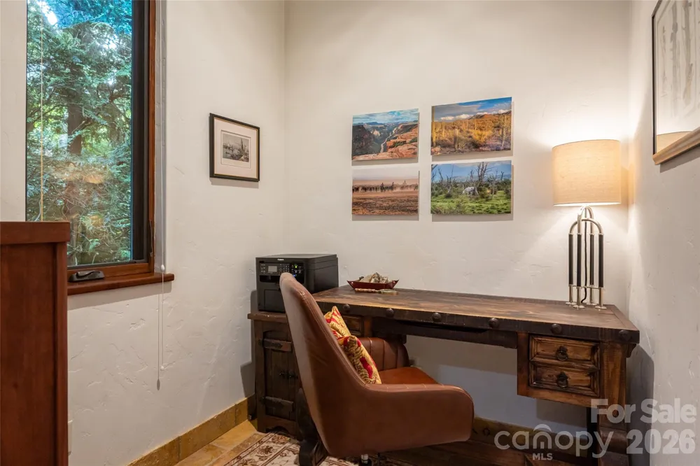 18 Woodlink Road Asheville, NC 28801