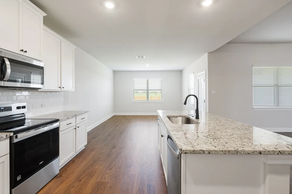 517 W Luna Blue Lane Jarrell, TX 76537
