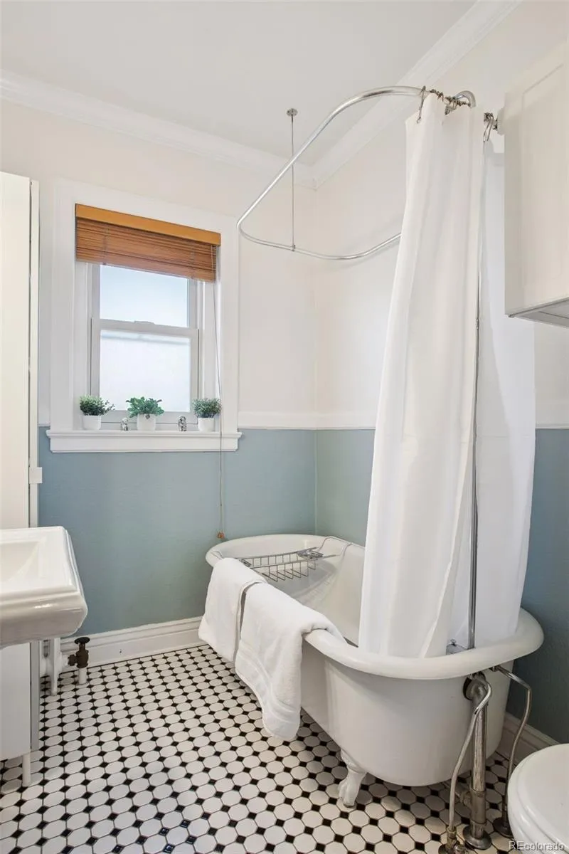 2210 E Mississippi Avenue #3 Denver, CO 80210