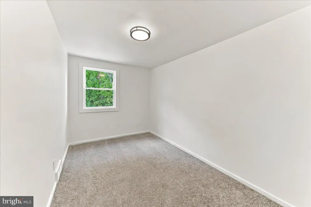 1976 CARTER ROAD Folcroft, PA 19032