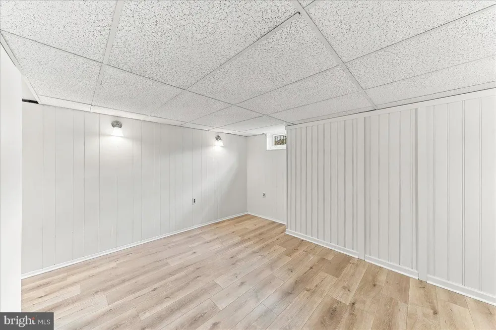1976 CARTER ROAD Folcroft, PA 19032