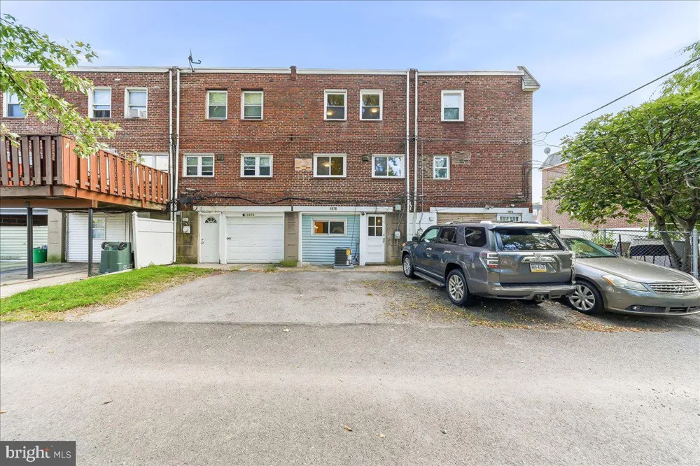 1976 CARTER ROAD Folcroft, PA 19032