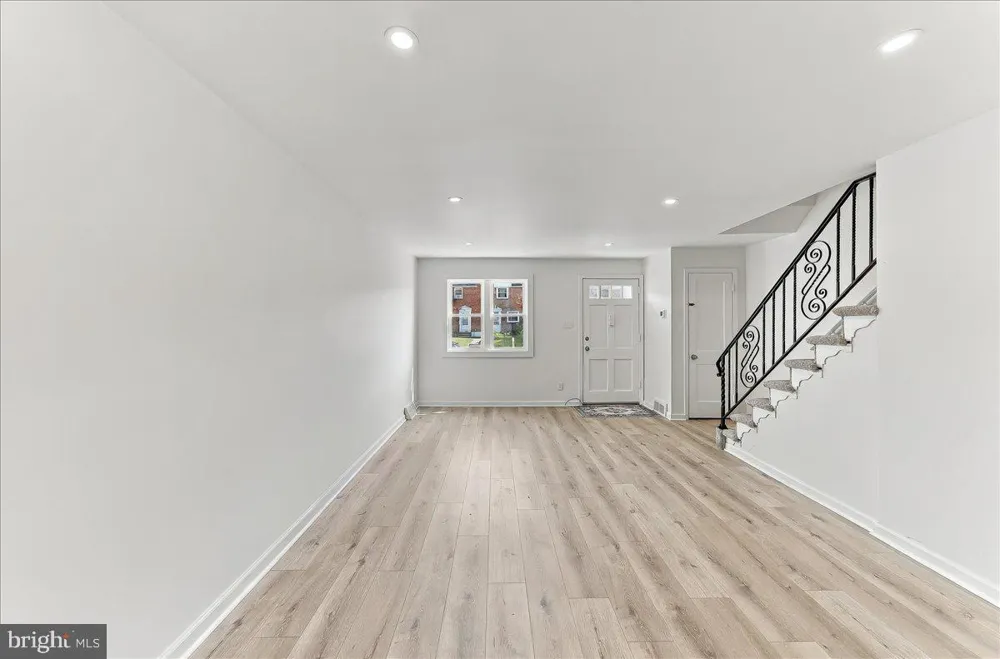 1976 CARTER ROAD Folcroft, PA 19032
