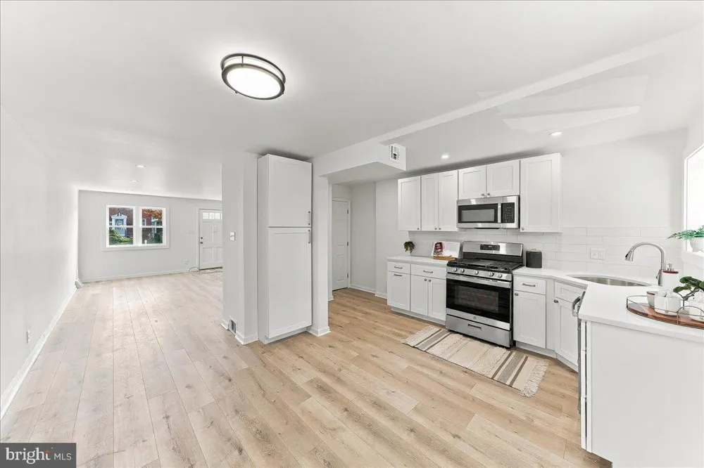 1976 CARTER ROAD Folcroft, PA 19032