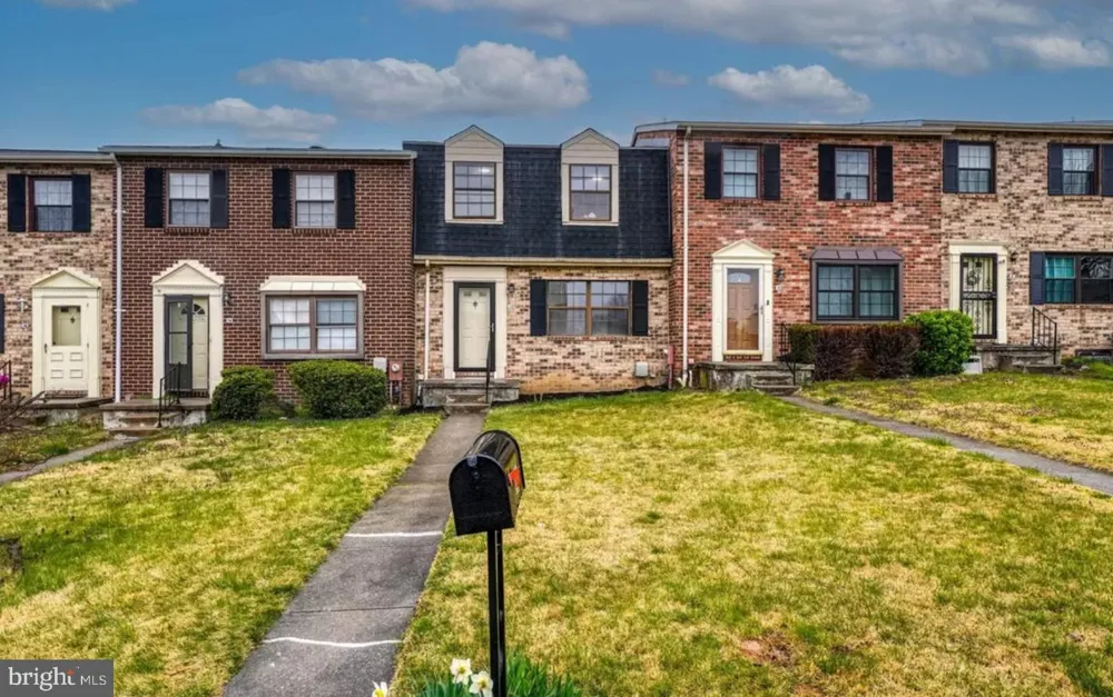 12 BADGER GATE Catonsville, MD 21228