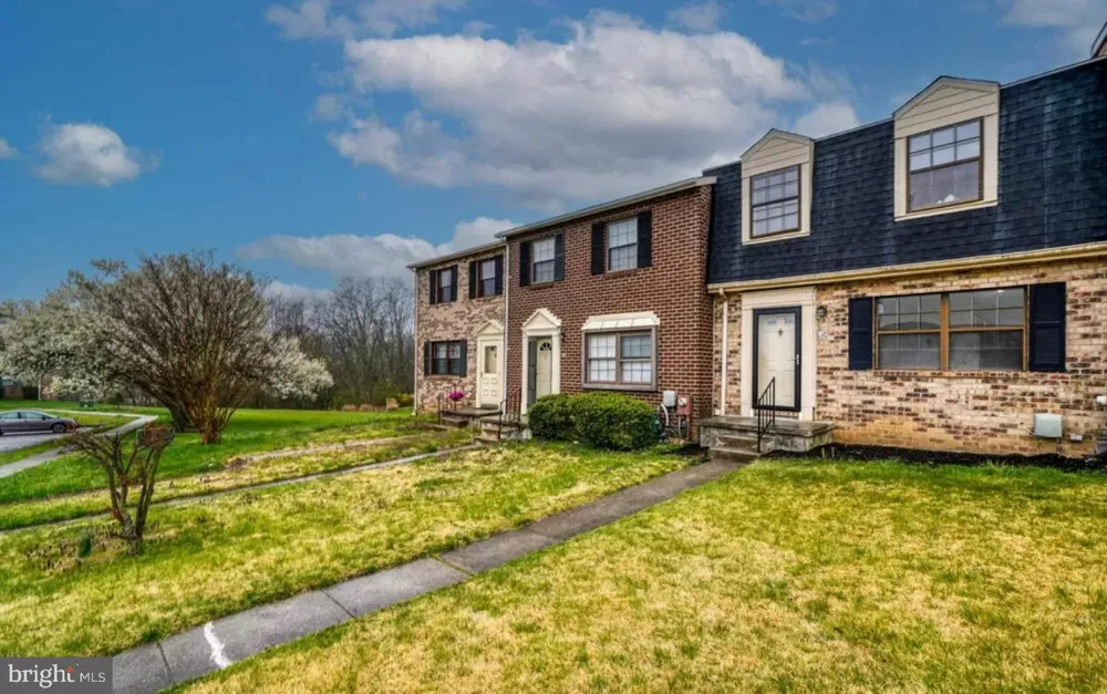 12 BADGER GATE Catonsville, MD 21228