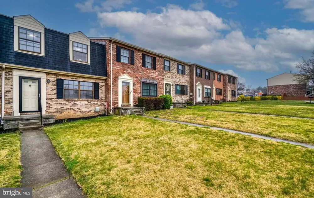 12 BADGER GATE Catonsville, MD 21228