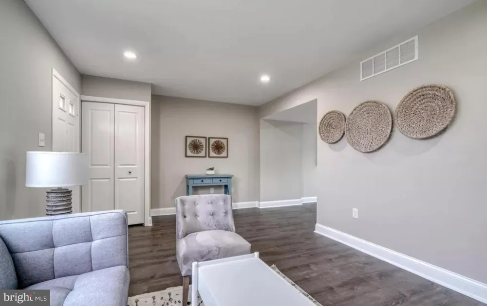 12 BADGER GATE Catonsville, MD 21228