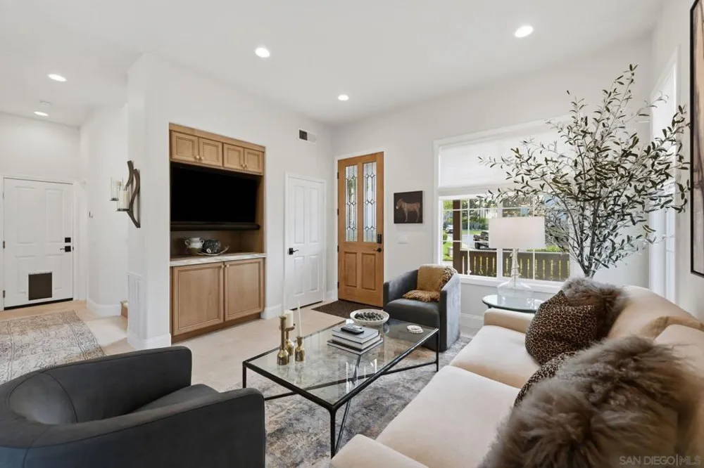 7001 Surfbird Circle Carlsbad, CA 92011