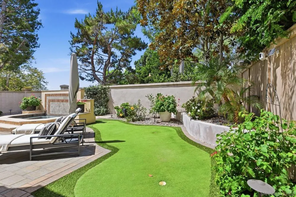 7001 Surfbird Circle Carlsbad, CA 92011
