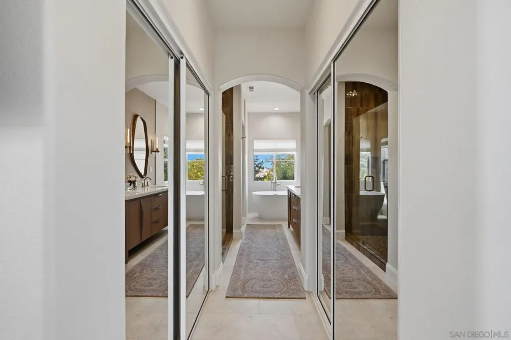 7001 Surfbird Circle Carlsbad, CA 92011
