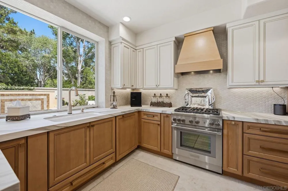 7001 Surfbird Circle Carlsbad, CA 92011