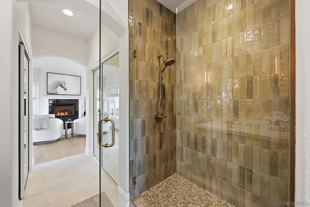 7001 Surfbird Circle Carlsbad, CA 92011