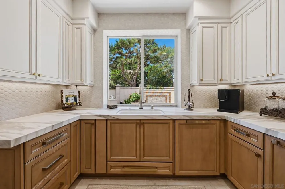 7001 Surfbird Circle Carlsbad, CA 92011