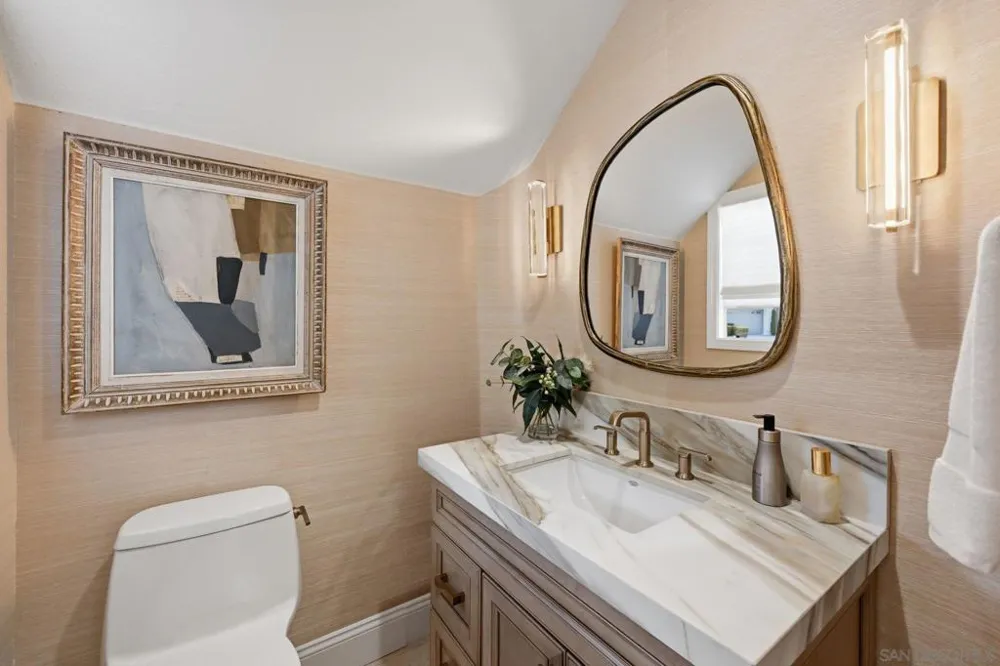 7001 Surfbird Circle Carlsbad, CA 92011