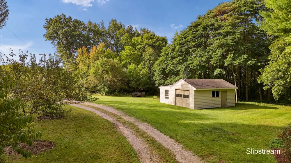 5059 12 Mile Road NE Rockford, MI 49341