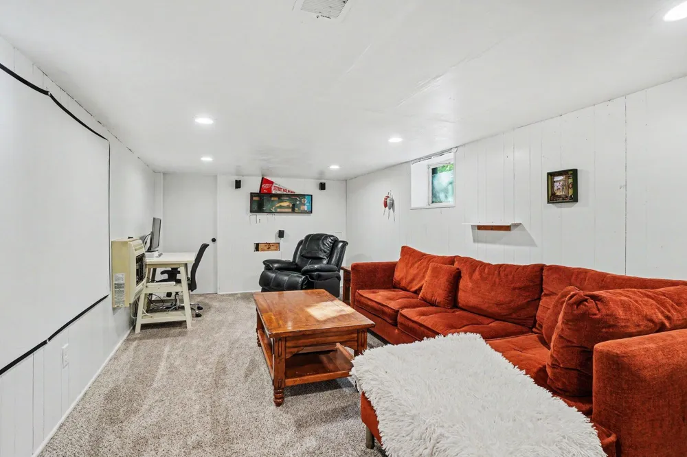 461 W Lakewood Boulevard Holland, MI 49424