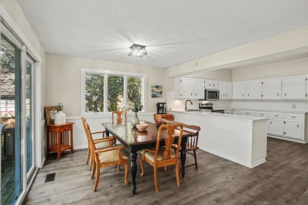 461 W Lakewood Boulevard Holland, MI 49424