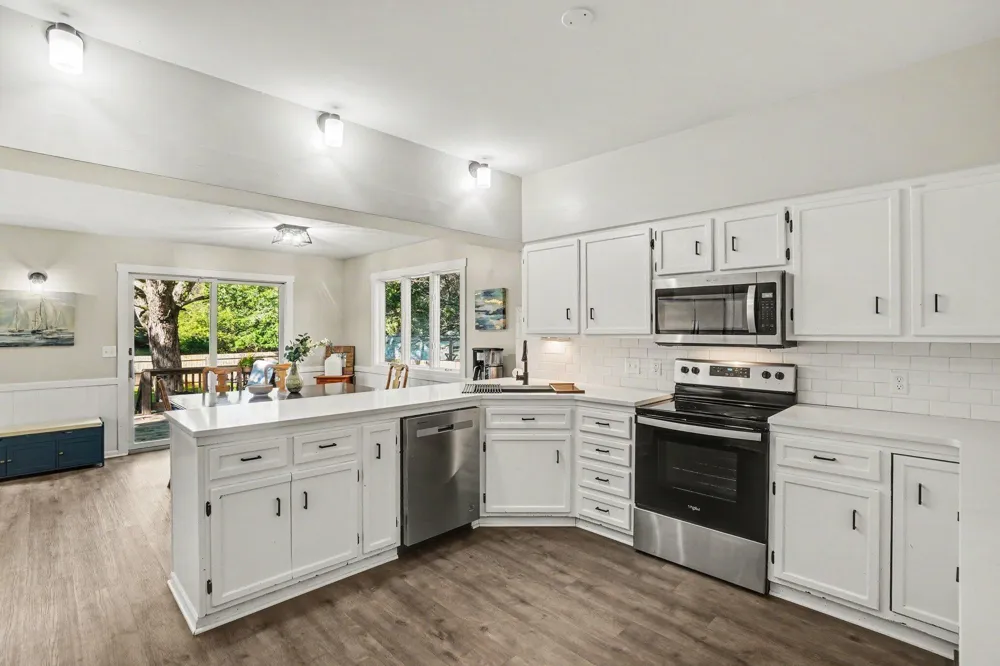 461 W Lakewood Boulevard Holland, MI 49424