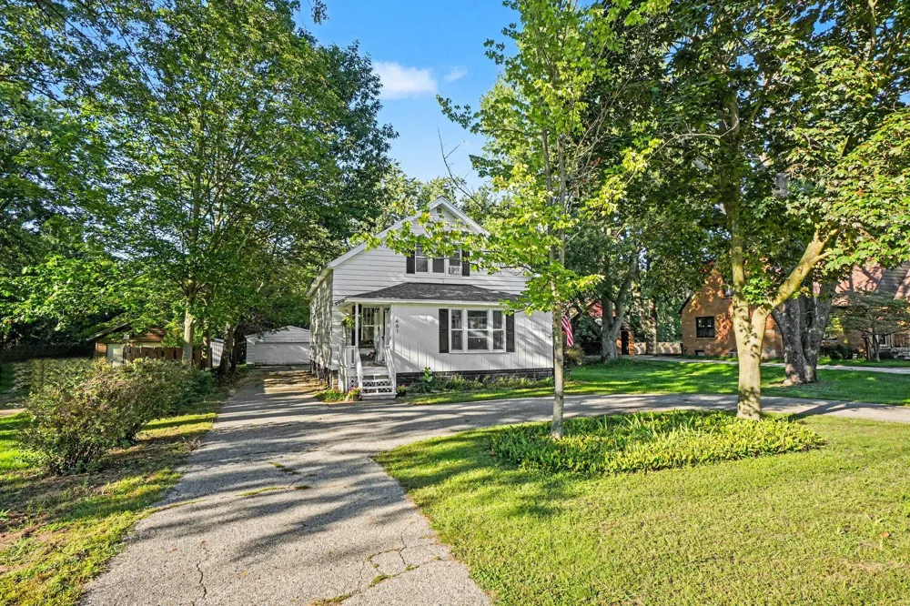 461 W Lakewood Boulevard Holland, MI 49424