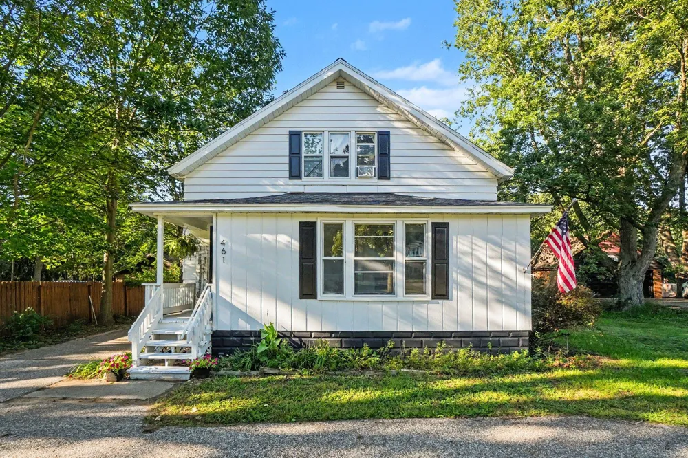 461 W Lakewood Boulevard Holland, MI 49424