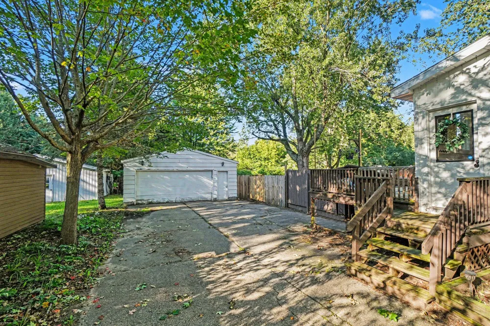 461 W Lakewood Boulevard Holland, MI 49424
