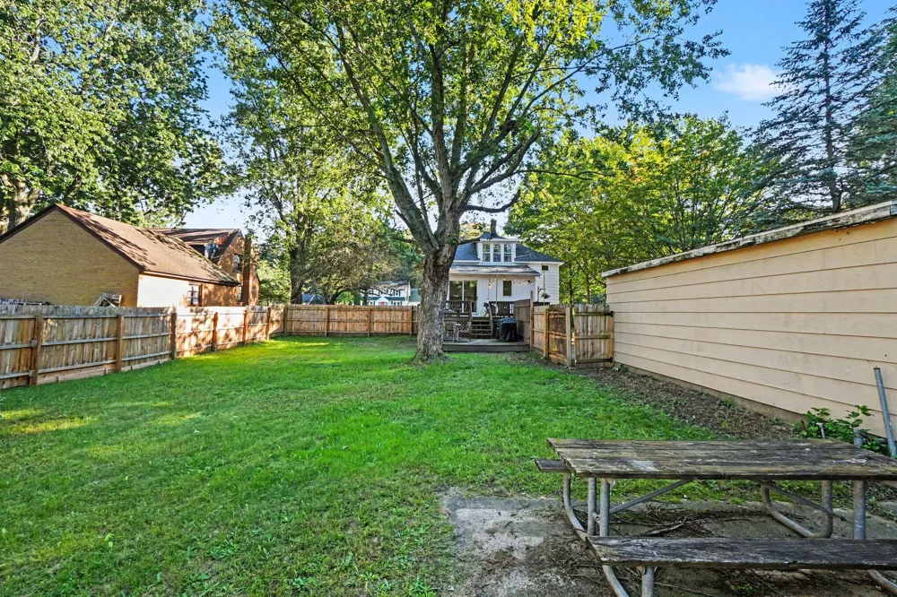 461 W Lakewood Boulevard Holland, MI 49424
