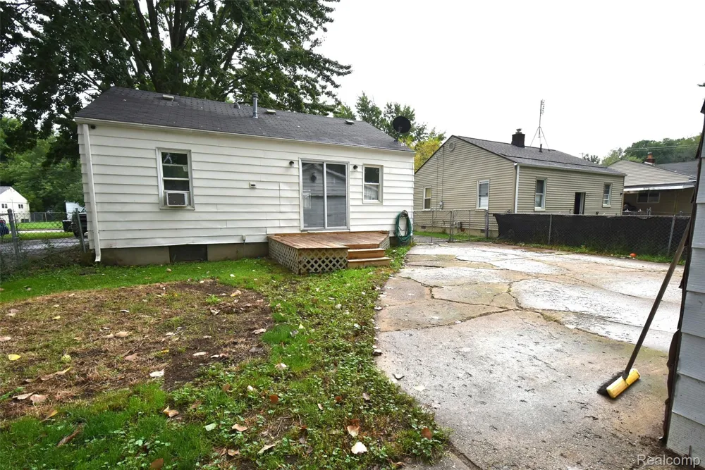 1379 Brady Avenue Burton City, MI 48529