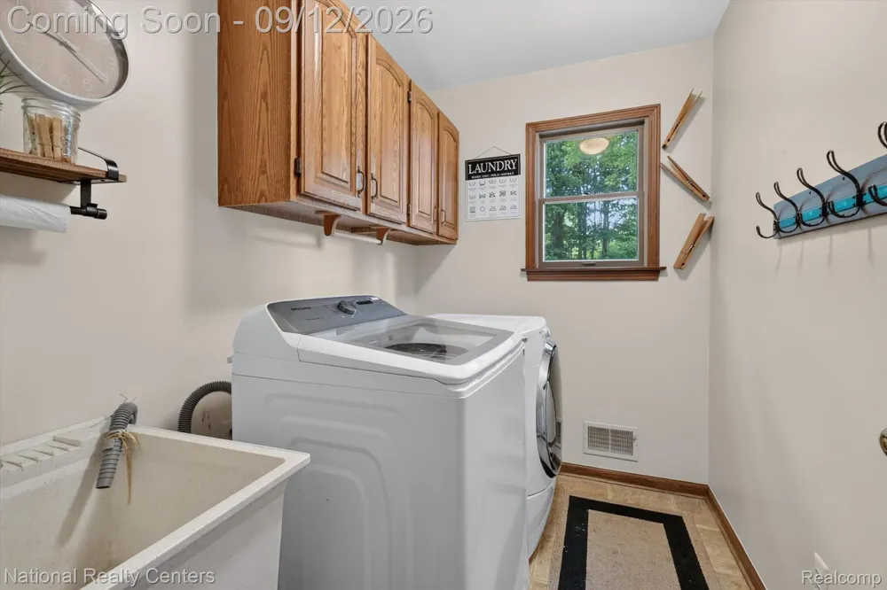 9321 Overdale Lane Brighton Township, MI 48114