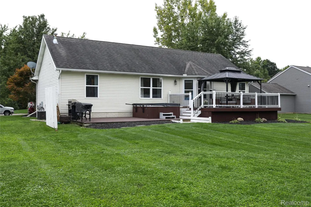 7152 Saratoga Drive Clayton Charter Township, MI 48532