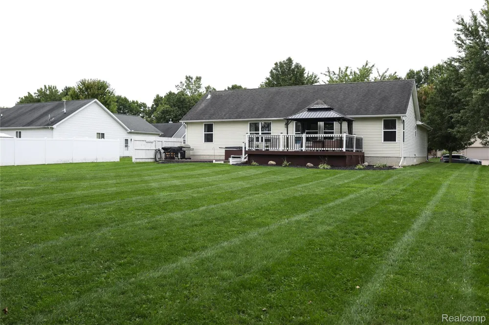 7152 Saratoga Drive Clayton Charter Township, MI 48532