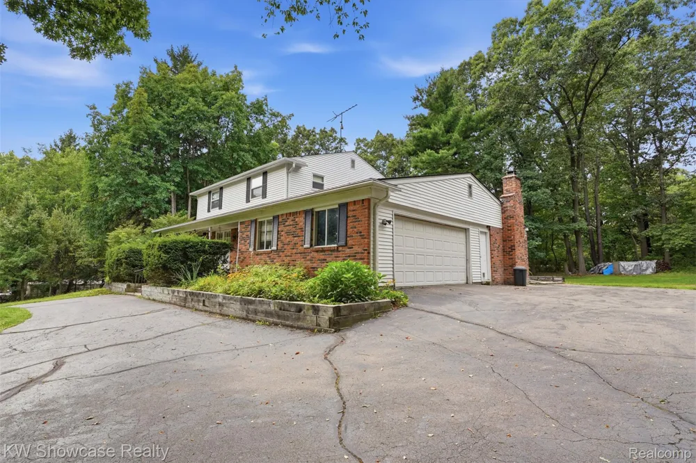 7125 Ridgewood Road Springfield Charter Township, MI 48346