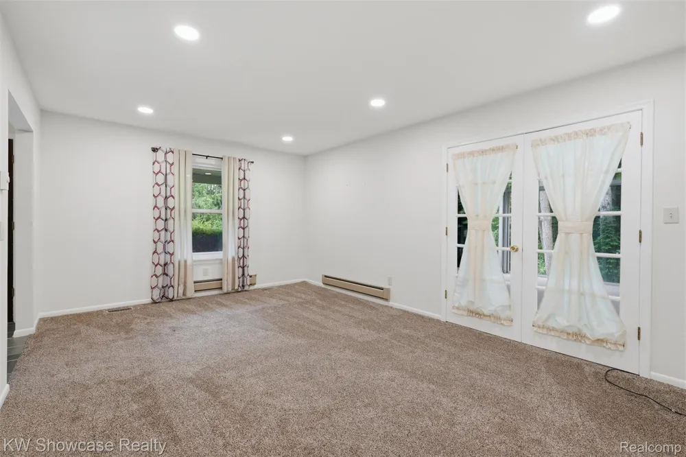 7125 Ridgewood Road Springfield Charter Township, MI 48346