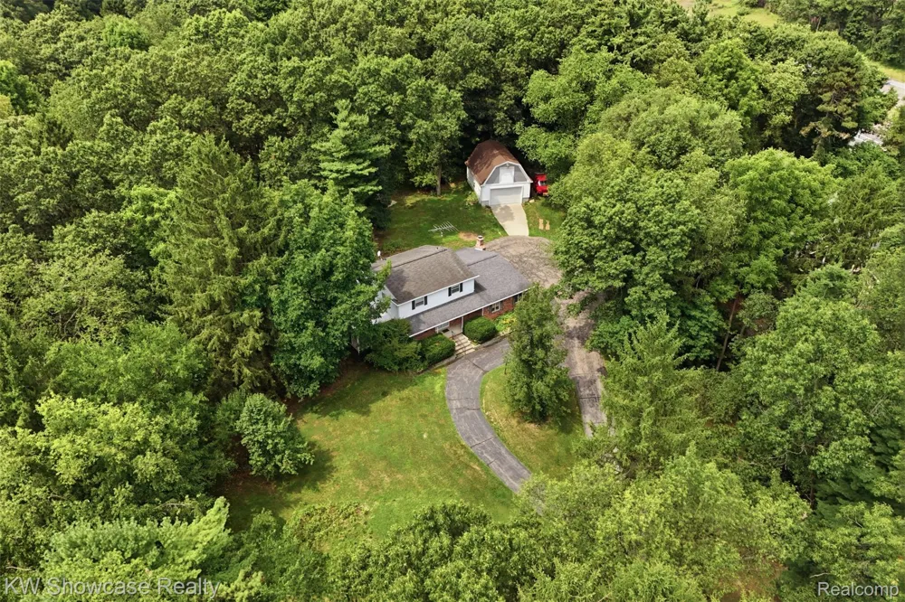 7125 Ridgewood Road Springfield Charter Township, MI 48346