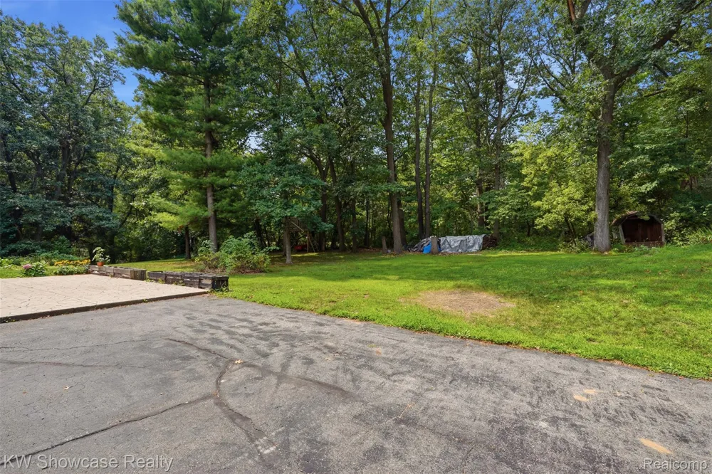 7125 Ridgewood Road Springfield Charter Township, MI 48346