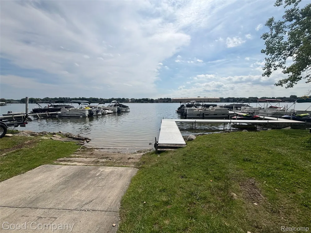 3062 Saint Jude Drive Waterford Charter Township, MI 48329