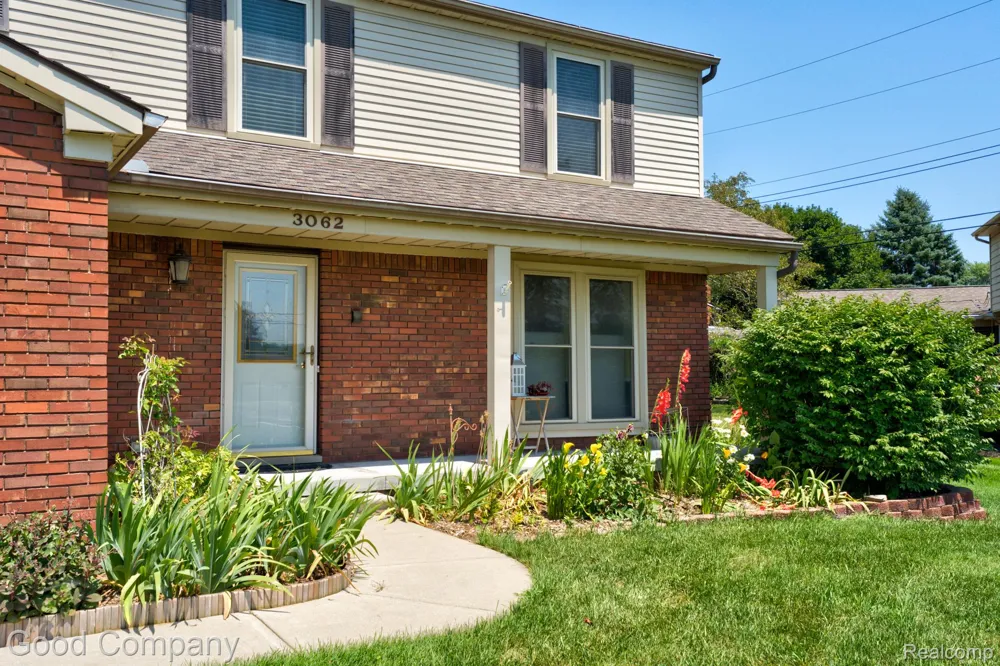 3062 Saint Jude Drive Waterford Charter Township, MI 48329