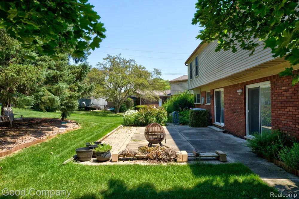 3062 Saint Jude Drive Waterford Charter Township, MI 48329