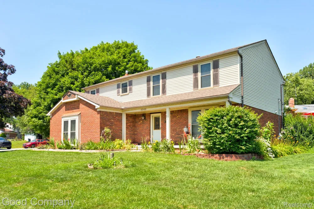 3062 Saint Jude Drive Waterford Charter Township, MI 48329