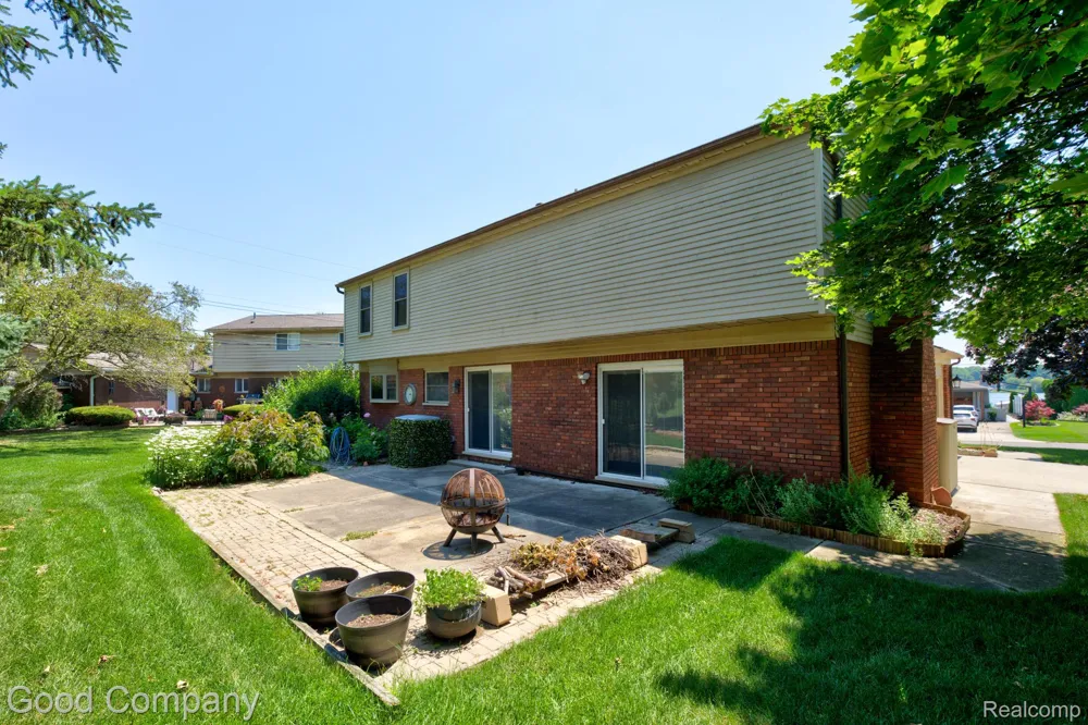 3062 Saint Jude Drive Waterford Charter Township, MI 48329