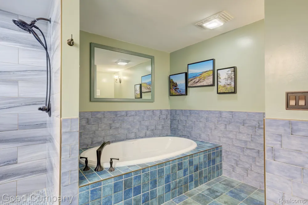 3062 Saint Jude Drive Waterford Charter Township, MI 48329