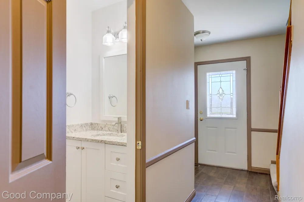 3062 Saint Jude Drive Waterford Charter Township, MI 48329