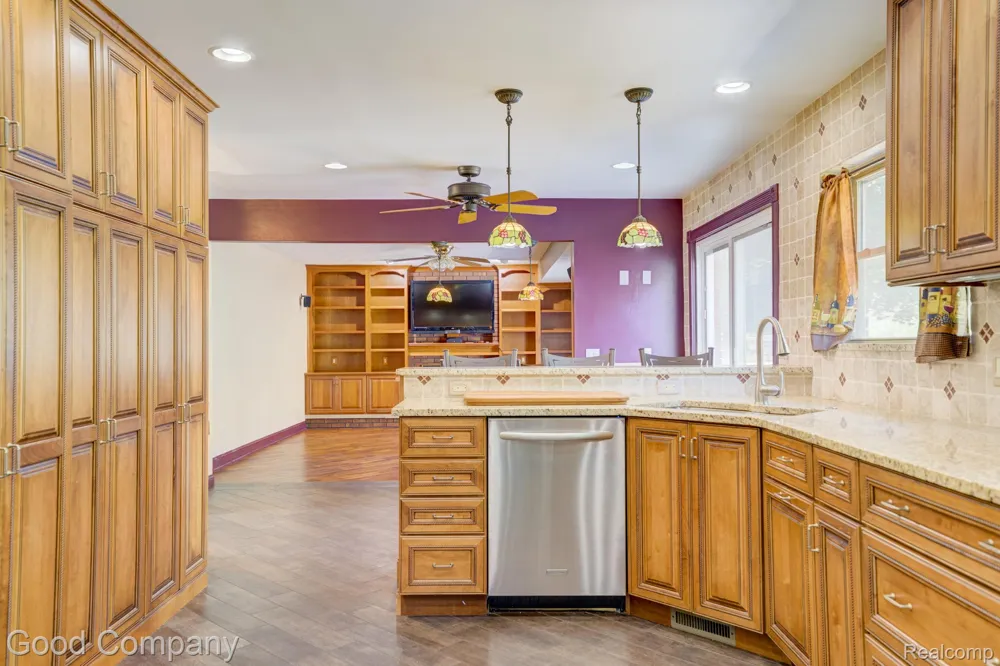3062 Saint Jude Drive Waterford Charter Township, MI 48329