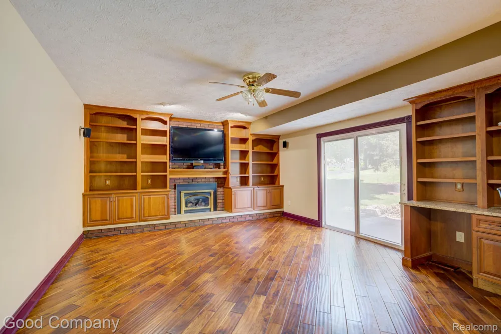 3062 Saint Jude Drive Waterford Charter Township, MI 48329