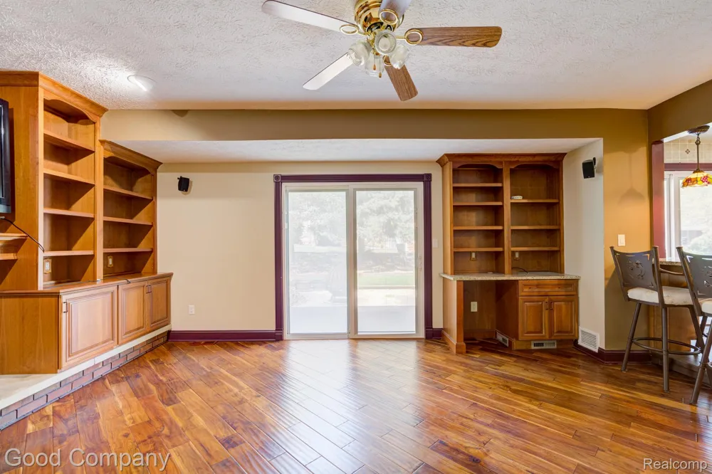3062 Saint Jude Drive Waterford Charter Township, MI 48329