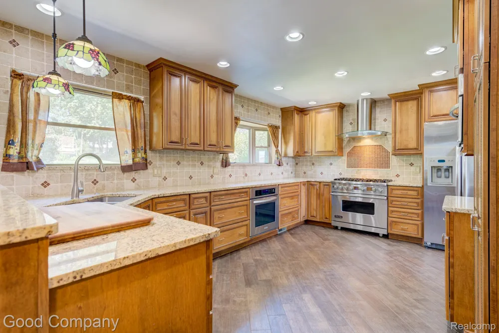 3062 Saint Jude Drive Waterford Charter Township, MI 48329