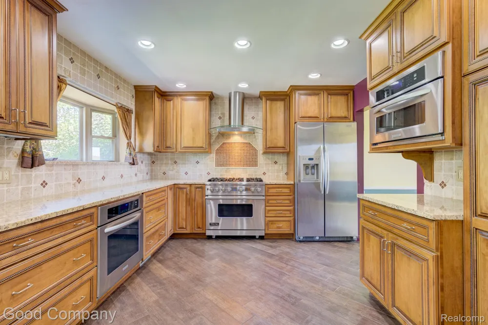 3062 Saint Jude Drive Waterford Charter Township, MI 48329