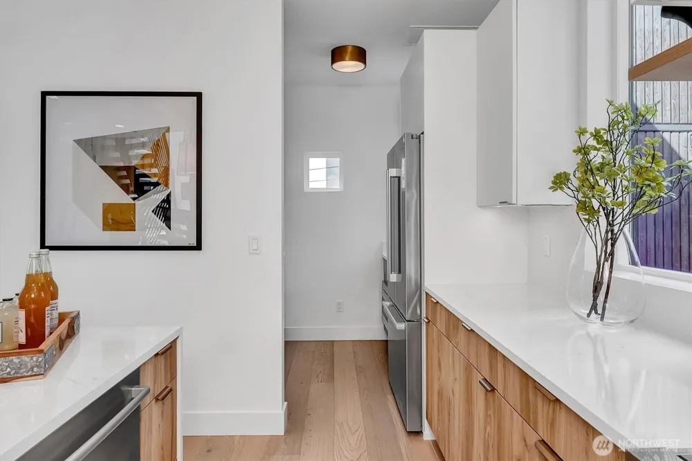 427 102nd Avenue SE Bellevue, WA 98004